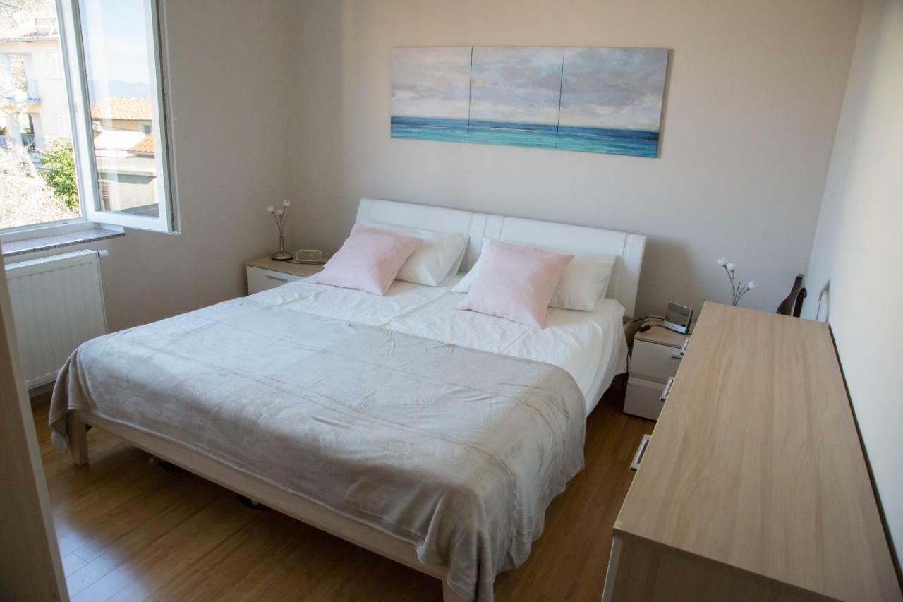 Apartman Matea Apartamento Malinska Exterior foto